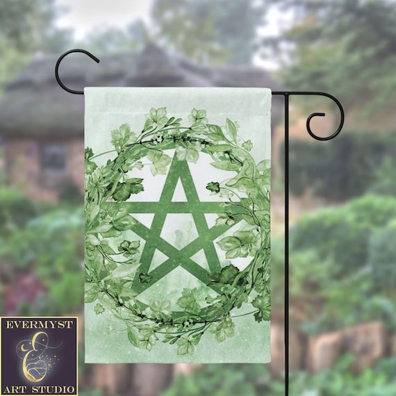 Pentacle Leafy Green Wreath Garden Flag, Green Witch Pagan Decor