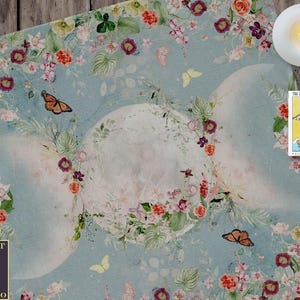 Altartuch aus Baumwolle mit Dreifachmond-Motiv – Beltane-Tarot-Unterlage mit Blumenmuster