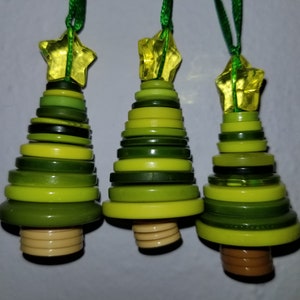 Button Christmas tree ornament- green