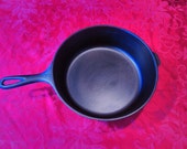 Vintage Wagner Deep Skillet Chicken Fryer with stylized logo c n 1088.