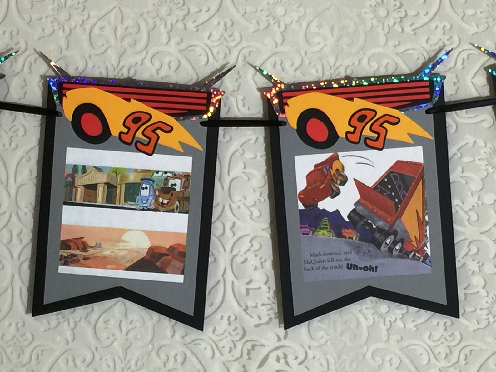 Bandera de diseñador de CARS de Disney Rayo McQueen y Mater Historia