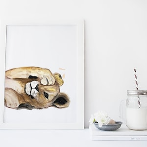 Baby leeuw welp gezicht poster | Lieve illustratie voor kinderkamer | Natuurmuurkunst en decoratie geïnspireerd op dieren in het wild