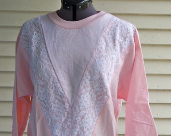 1980s White Lace & Light Pink Light Weight Sweatshirt Vintage Retro