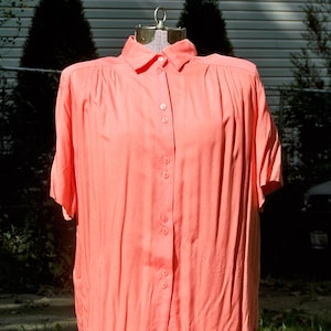 1980s Salmon Rayon Short Sleeve Blouse Vintage Retro Dropped-Shoulder