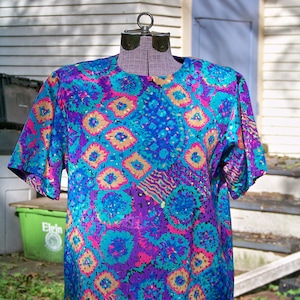 1980s Bright Purple and Turquoise Silky Shell Vintage Retro