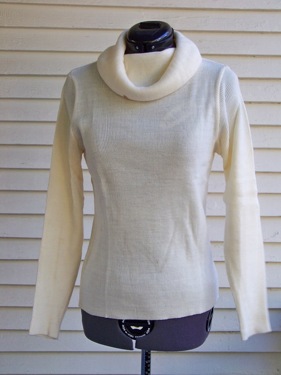 1970s Cream Cowl Neck Sweater Acrylic Vintage Retr