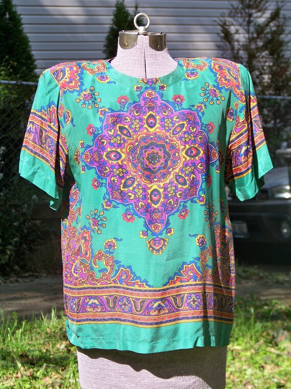 1980s Green Medallion Patterned 100% Silk Top Vin… - image 1