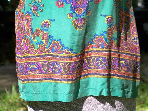 1980s Green Medallion Patterned 100% Silk Top Vin… - image 4