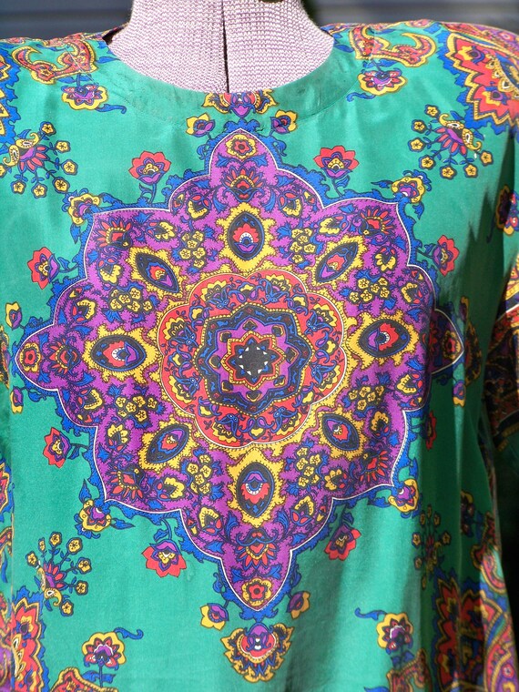 1980s Green Medallion Patterned 100% Silk Top Vin… - image 3