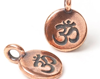 Dije de cobre redondo con símbolo Om, pequeño dije con símbolo Om, dije zen TierraCast, meditación, yoga, dije antiguo de cobre con símbolo Aum, fabricado en EE. UU., 17 mm