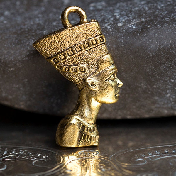 Gold Nefertiti Charm, Egypt Queen Pendant, Gold Beauty Queen Charm, 24K Gold Plated, Two Sided, Antique Gold, Made in USA, 24mm — AB46