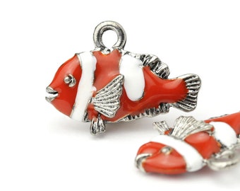 GRAPHICS /& MORE Ocean Coral Reef Angel Clown Fish Diving Silver Plated Bracelet with Antiqued Charm