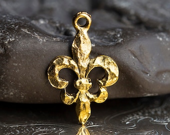 Hammered Gold Fleur De Lis Charm, Antique Gold Fleur De Lys Symbol, Gold Lily Flower Charm, Royal Symbol Charm, Made in the USA, 27mm