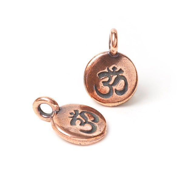 Breloque Om ronde en cuivre, petite breloque symbole Om, breloque zen TierraCast, méditation, yoga, breloque Aum en cuivre antique, fabriqué aux États-Unis, 17 mm