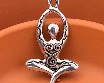 Colgante de plata con diosa meditadora, de dos caras, de plata antigua, con pose de loto, yoga y zen, fabricado en EE. UU., 33 mm