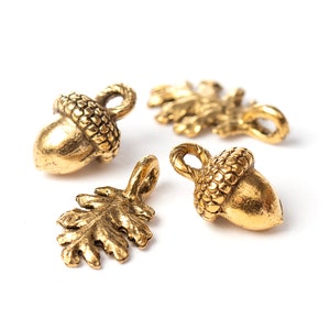 Gold Eichel und Blatt Drop Charms, Natur, Wald Charms, antikes Gold, hergestellt in den USA