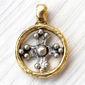 Charm croix ancienne avec lunette martelée 2 tons, or vieilli et argent vieilli, fabriqué aux États-Unis, 30 mm