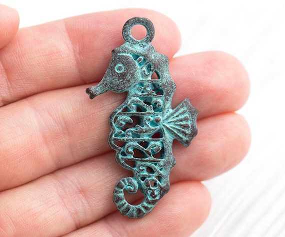 Small Seahorse Pendant | Green Patina Sea Horse Charms | Aquarium Fish Charm | Marine Life Jewellery Making (5 Pcs / Antique Bronze / 12mm x 29mm)
