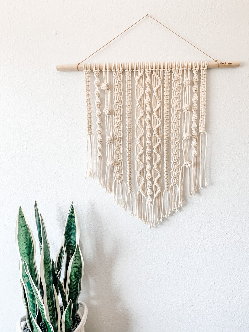 Chunky Triangle Macrame Wall Hanging / Medium Macrame Wall Etsy