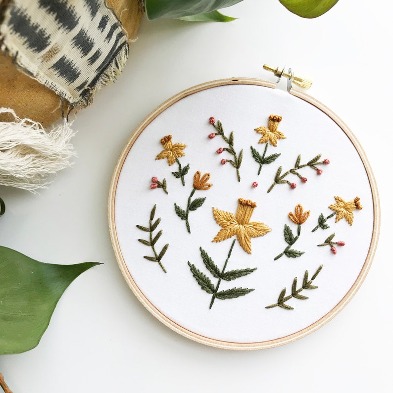 March Floral Embroidery Pattern // Daffodil Embroidery Pattern // DIY Embroidery // Digital Embroidery Pattern // Birth Flower Embroidery image 5