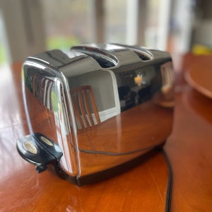 Vintage Sunbeam Toaster Model T-35 Radiant Control Auto Drop Toaster Works but Needs Repairs See Description