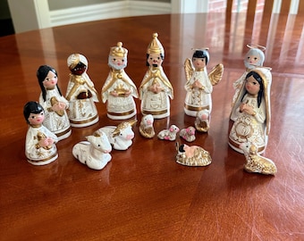 Hand-Painted White and Gold Nativity Set | 16-Piece Ceramic Christmas Creche | Elegant Folk Art Figures with Angels, Kings & Animals