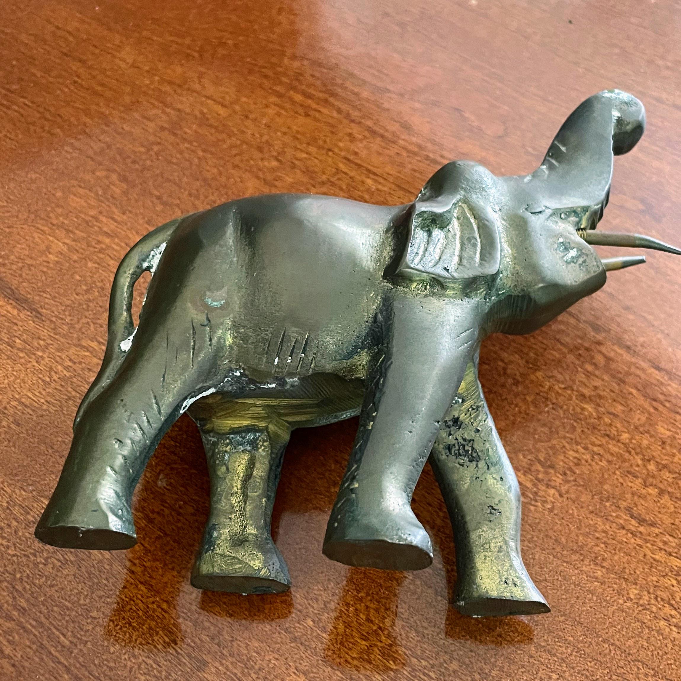 真鍮　ゾウ　置物　インテリア アンティーク 楽天市場】真鍮で出来た小さなゾウの アジアン オブジェ ゾウ