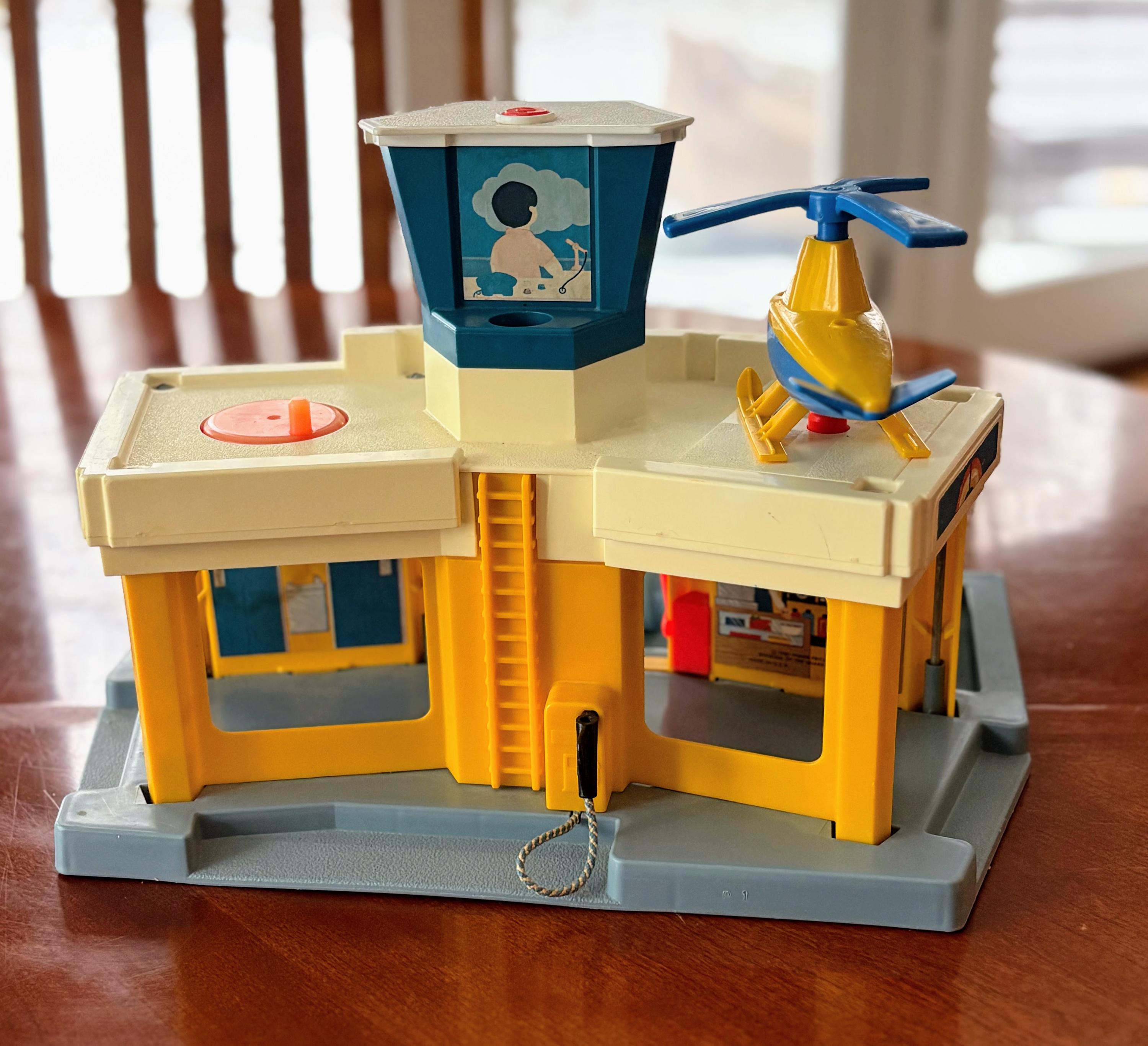 Vintage 1970s Fisher-price Airport Playset – Little People Figures