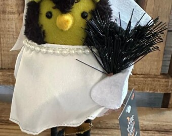 2023 Featherly Friends Halloween Seasonal Bird Decor named FREDA - Great tabletop or tiered tray decorations - Rare & Retired 7" tall
