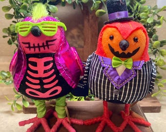 2024 Featherly Friends Halloween Seasonal Birds Decor named “Gourdon” and “Glitters” Great tabletop or tiered tray - Rare & Retired 7" tall