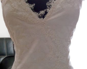 Pretty corset in brocade fabric, satin woven shapes in ecru color
