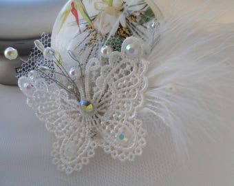 Brooch hangs or raises drag or butterfly brooch for wedding dress