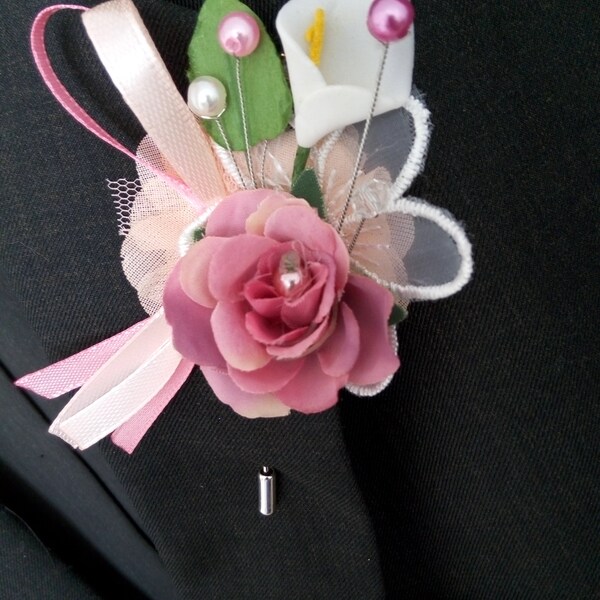 Épingle boutonnière pour marié, témoins, garçons d'honneurs, parents des mariés.