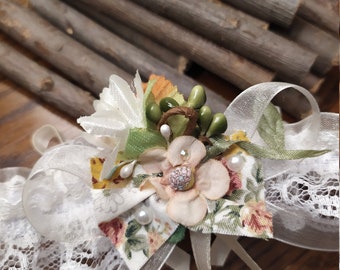 Jolie jarretière dentelle blanche et écru thème champêtre fleur rose pâle