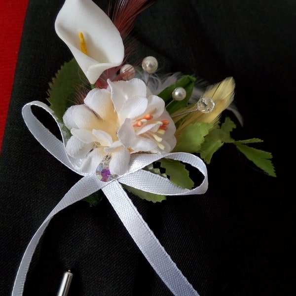 Élégante épingle boutonnière pour marié, témoins, garçons d'honneurs, parents des mariés.