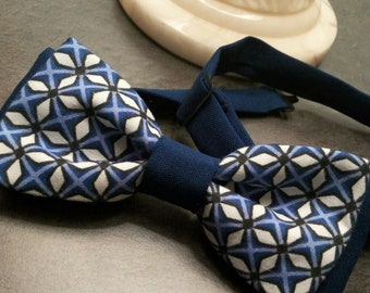 Double bow tie in printed cotton symmetrical shape in white and Navy Blue