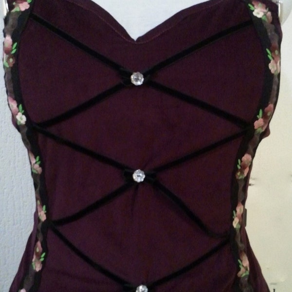 Joli corset en coton velours milleraies de couleur bordeaux