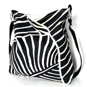 sac à bandoulière en denim rayé, sac à bandoulière en coton, sac à main de voyage en tissu noir, cadeau pour le collectionneur de plantes, sacoche en denim faite main géniale