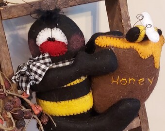 Bee With Honey Pot, Bee Shelf Sitter, Whimsical Bee, Bumble Bee, Wool Felt Bee, Bee Tiered Tray Decor, Spring Decor, Summer DecorationThi