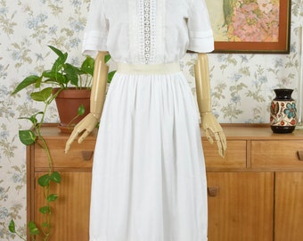 1970's White Cotton Lawn and Lace Detail Victorian Influence Maxi Dress