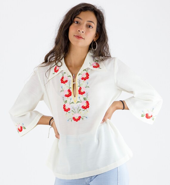 1970's Embroidered Floral Dagger Collar Peasant Bl