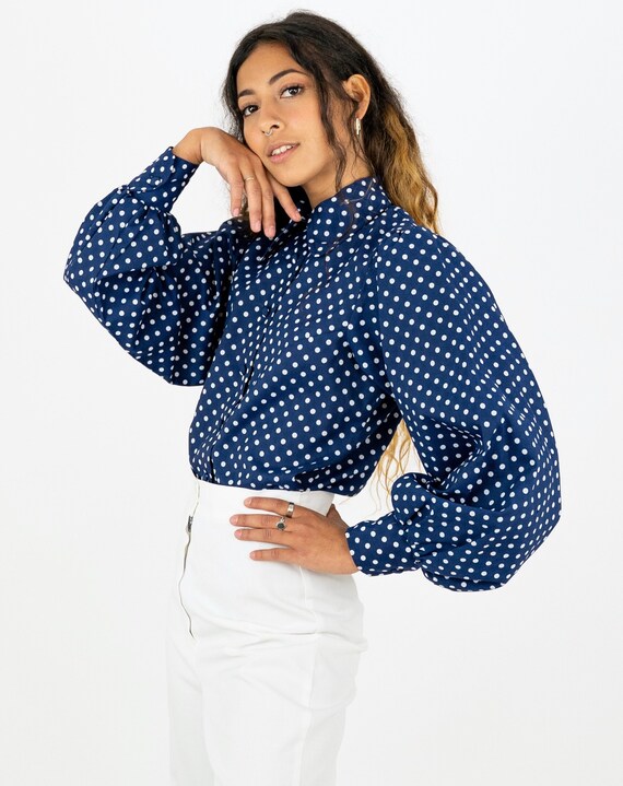 1970's Blue and White Polkadot Dagger Collar Poet