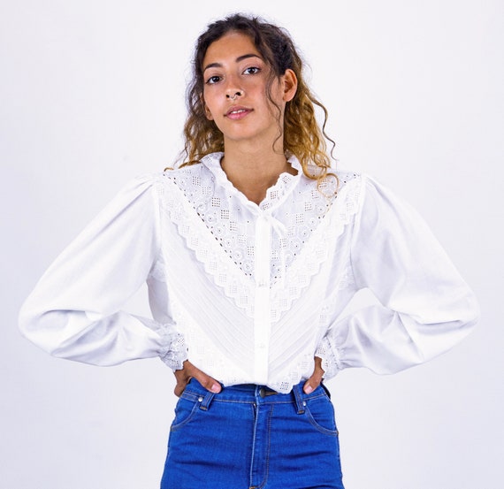 1980s White Ruffle Neck Lace Detail Puff Sleeve Bl