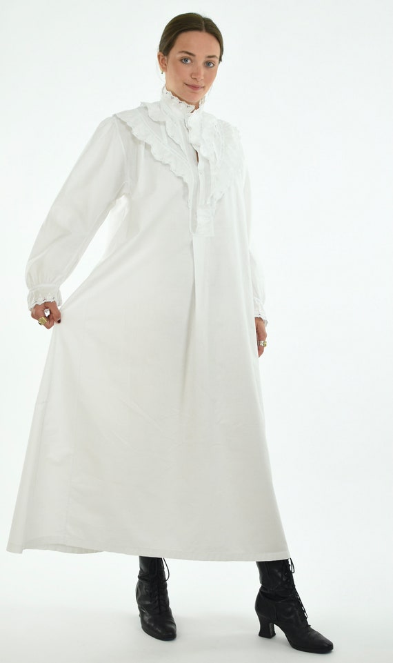 Antique Victorian White Cotton and Pretty Lace Ruffle Collar