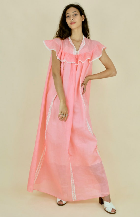 1940's Peach Organza Lace and Ribbon Trim Ruffled