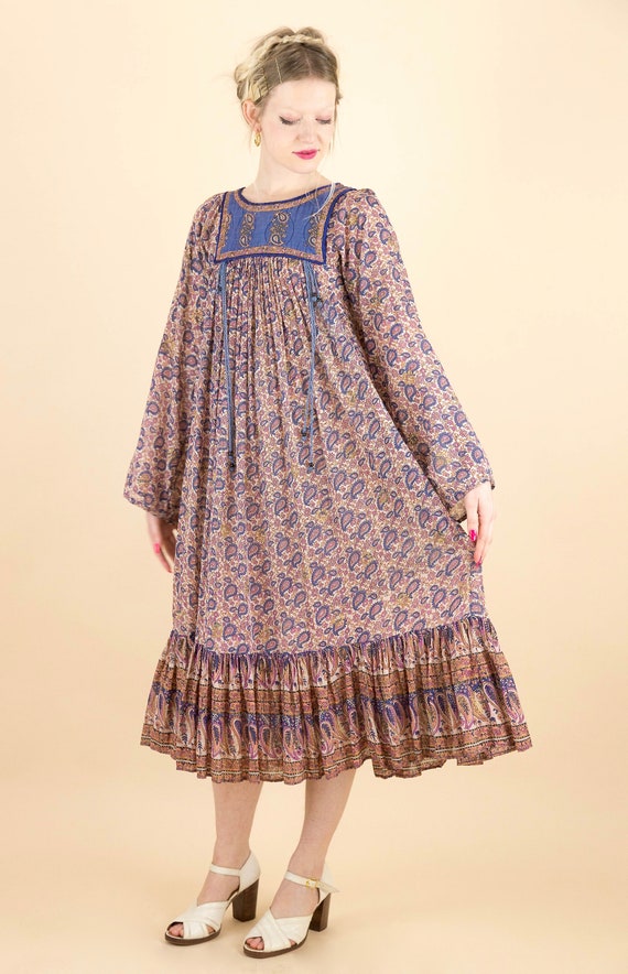 1970's Indian Gauze Gold Stamped Paisley Floral Bo