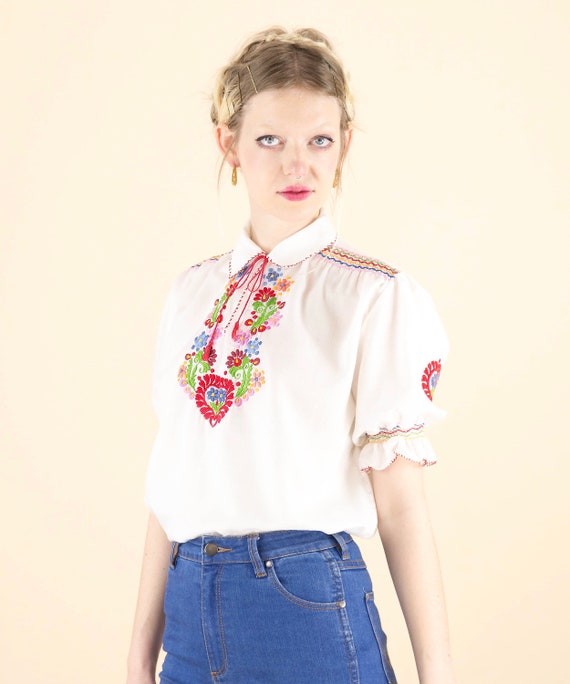 1970's Embroidered Floral Puff Sleeve Hungarian Pe