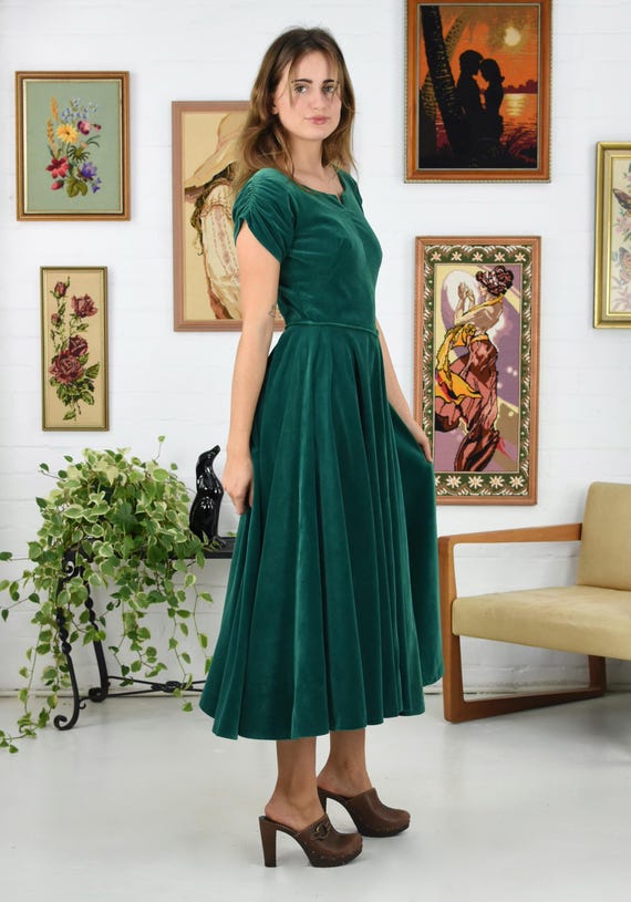 green velvet cocktail dress 1940's Green Velvet Full Skirt Cocktail Dress