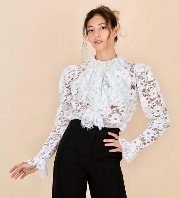 1940s White Lace Jabot Collar Ruffled Puff Sleeve