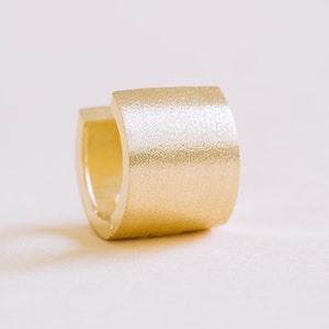 14K Solid Gold Jewelry Mother's Day Bridesmaid Gift Lobe Cartilage Helix Wide Thick Scratch Round Huggie Earring Hoop Ring For Women Girl